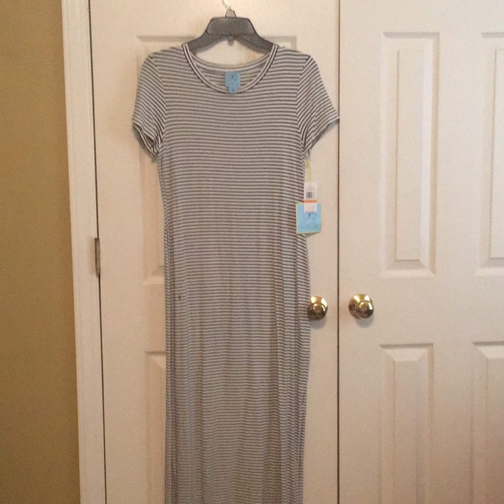 New with tags. Cute dress.